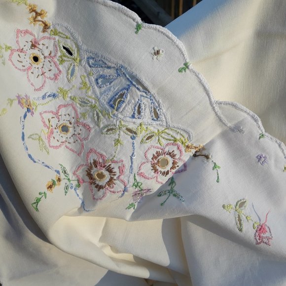 2 Embroidered Pillow Cases Antique Vintage Set - Picture 5 of 15